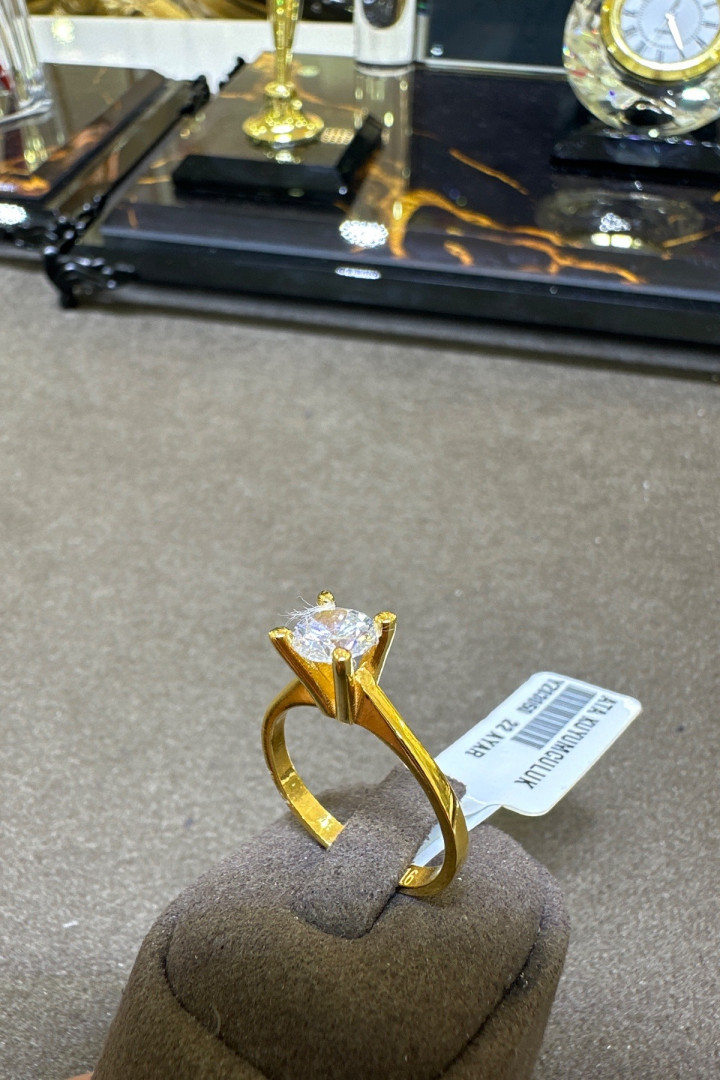 22 AYAR 4,04 gr 22 AYAR TEKTAŞ YÜZÜKLER YZ03060 22 AYAR 4,04 gr 22 AYAR TEKTAŞ YÜZÜKLER YZ03060